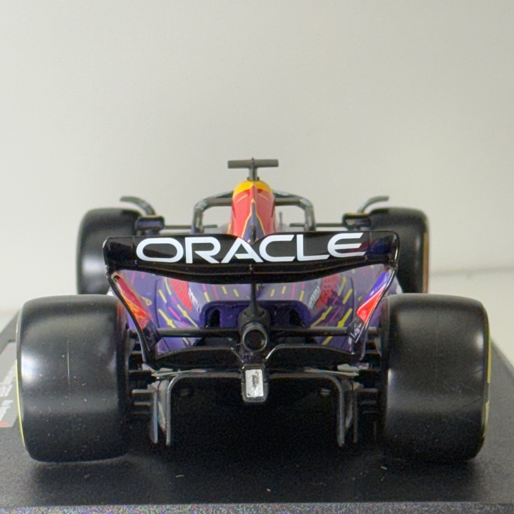 Red Bull Racing RB19 Model Car - Picture 4 of 15